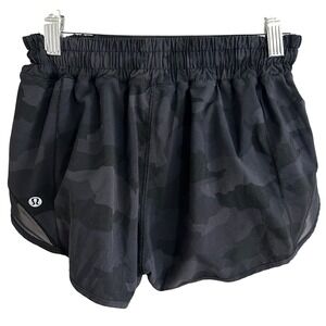 Lululemon Hotty Hot Short II 2.5 Heritage 365 Camo Deep Coal Size 4 Mid Rise